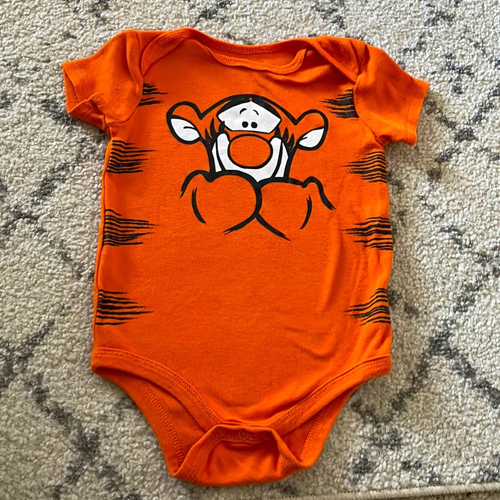 Disney Baby 24 month boy Tigger short sleeve bodysuit